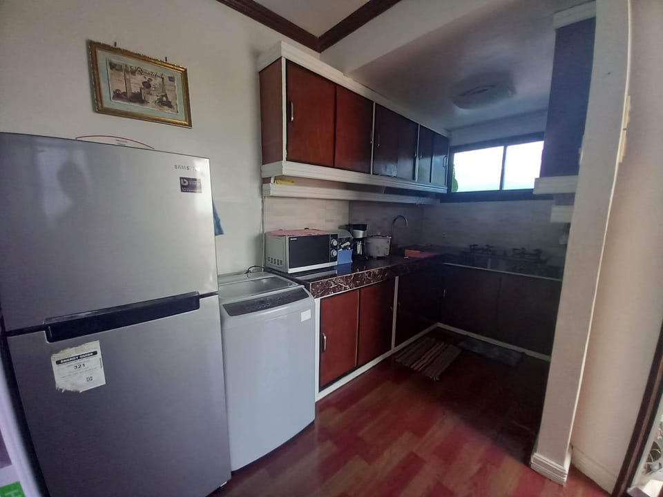 Apartment | Private kitchen | Fridge, microwave, oven, coffee/tea maker