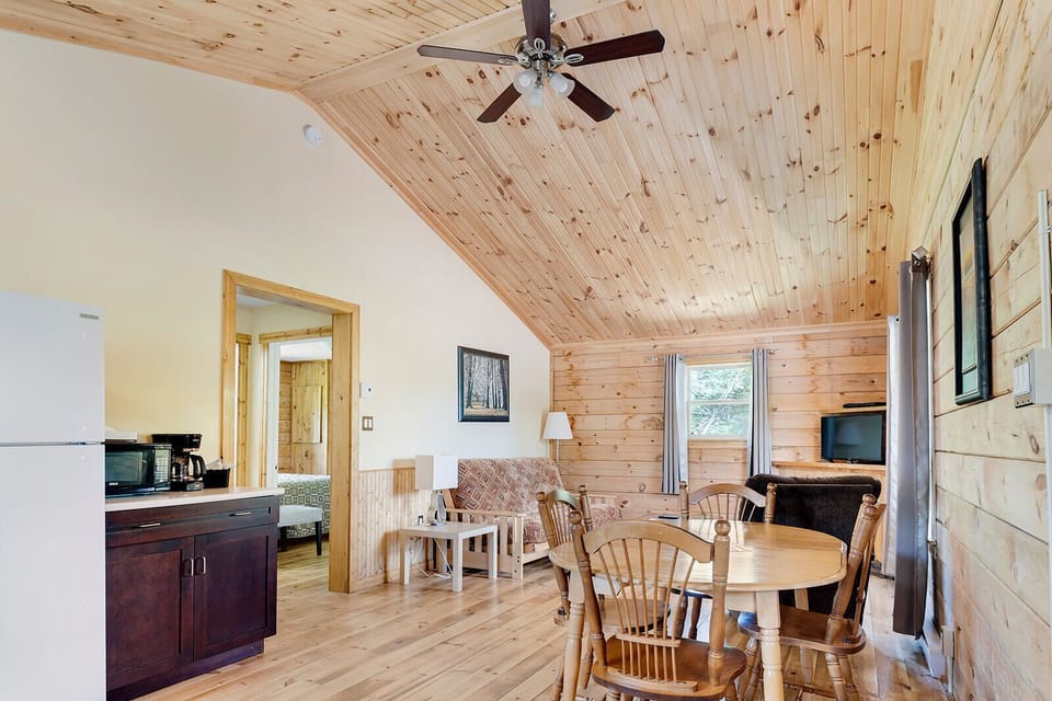Cottage, 2 Bedrooms | Living area | 32-inch TV with satellite channels