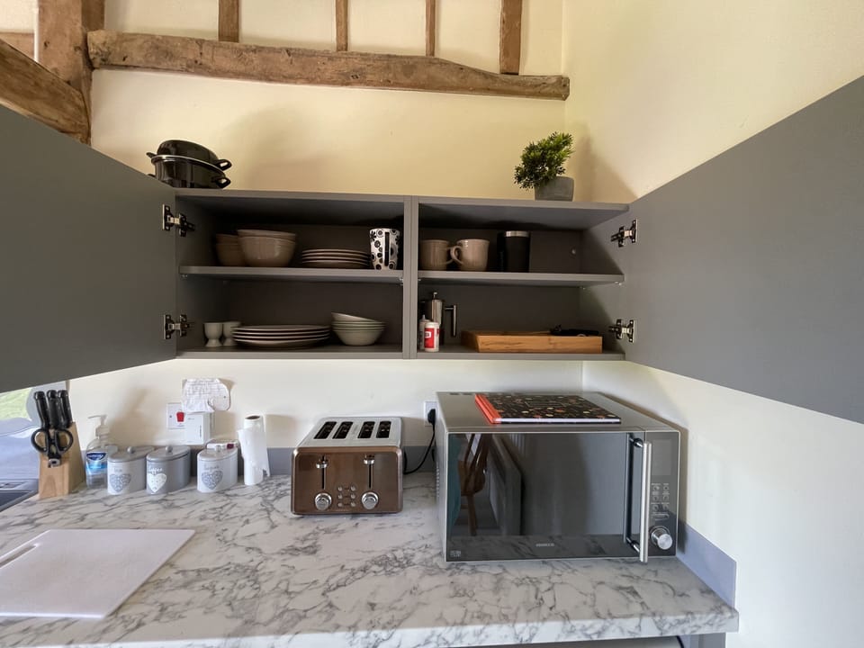 Apartment | Private kitchen | Fridge, microwave, oven, stovetop