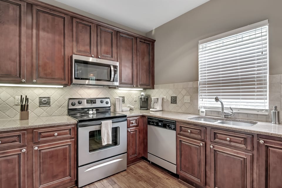 Villa, 2 Bedrooms | Private kitchen | Fridge, microwave, oven, dishwasher