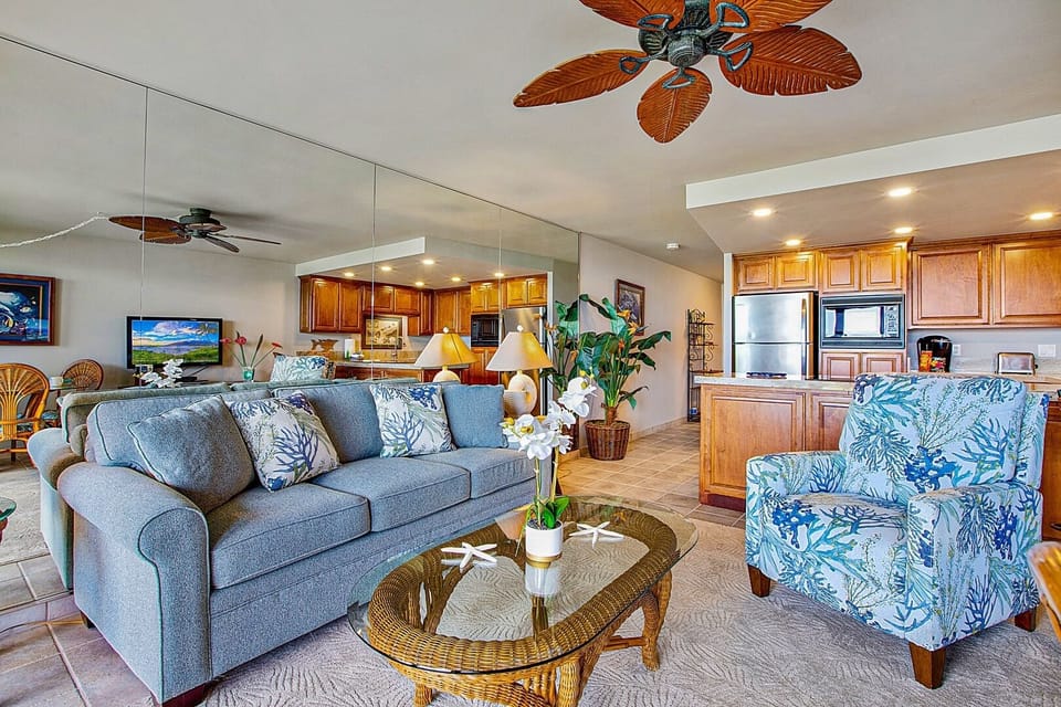 Condo, 1 Bedroom | Living room | Smart TV