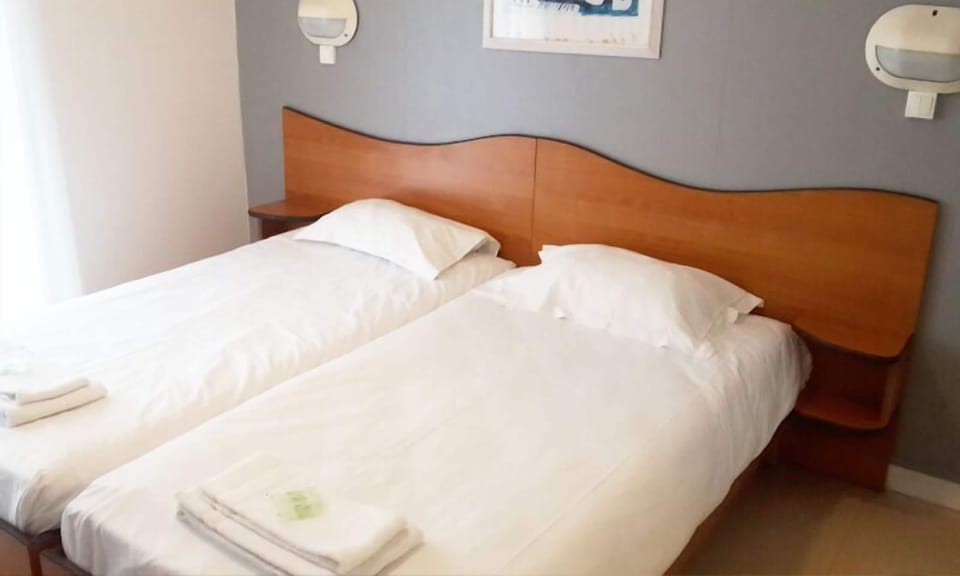 Quadruple Room | Soundproofing, free WiFi