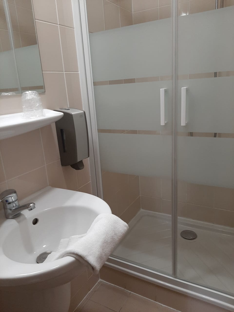 Triple Room | Bathroom | Shower, towels