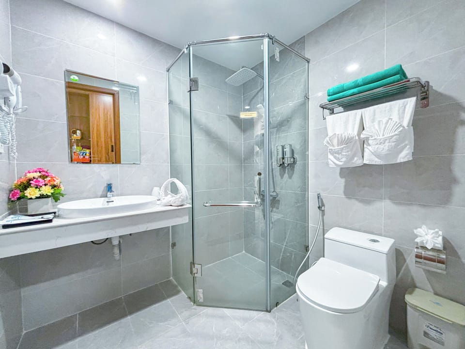 Premium bedding, minibar, individually furnished, desk