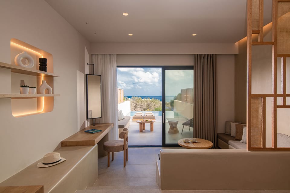 Deluxe Suite, Private Pool | Premium bedding, free WiFi, bed sheets