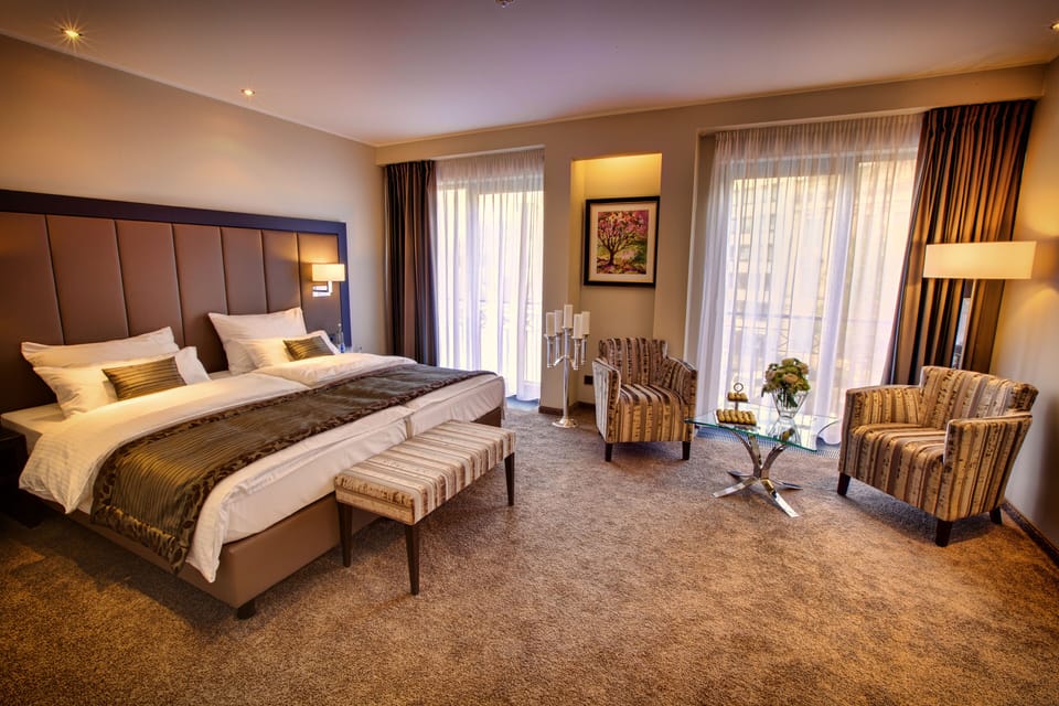 Deluxe Double or Twin Room | Egyptian cotton sheets, premium bedding, pillowtop beds, minibar