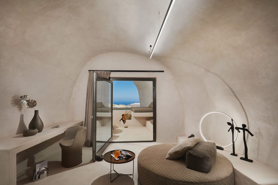 Omni Cave Suite with Jetted Tub & Caldera View | Living area | 42-inch Smart TV with satellite channels, TV
