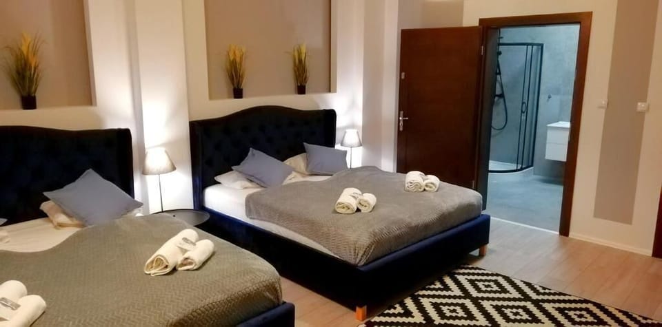 Economy Double Room | Iron/ironing board, free WiFi, bed sheets