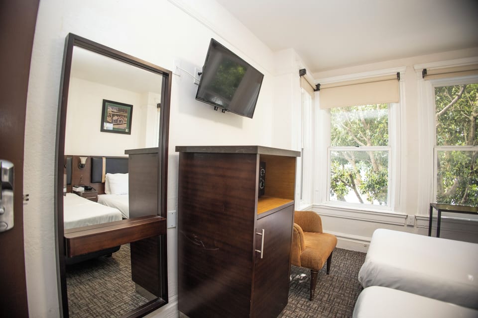 Twin Room, Private Bathroom | Iron/ironing board, free WiFi, bed sheets