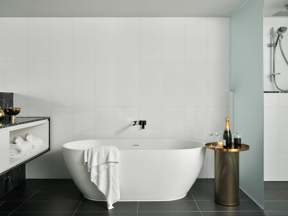 Superior Suite, 1 King Bed | Bathroom | Designer toiletries, hair dryer, bathrobes, towels