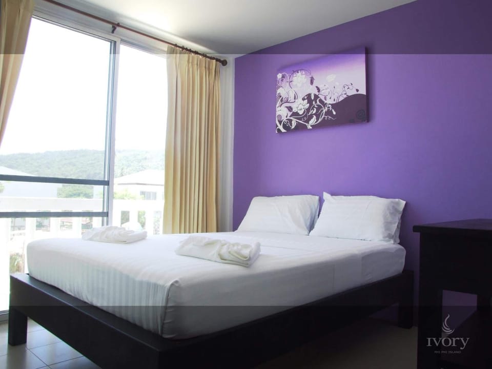 In-room safe, desk, free WiFi, bed sheets