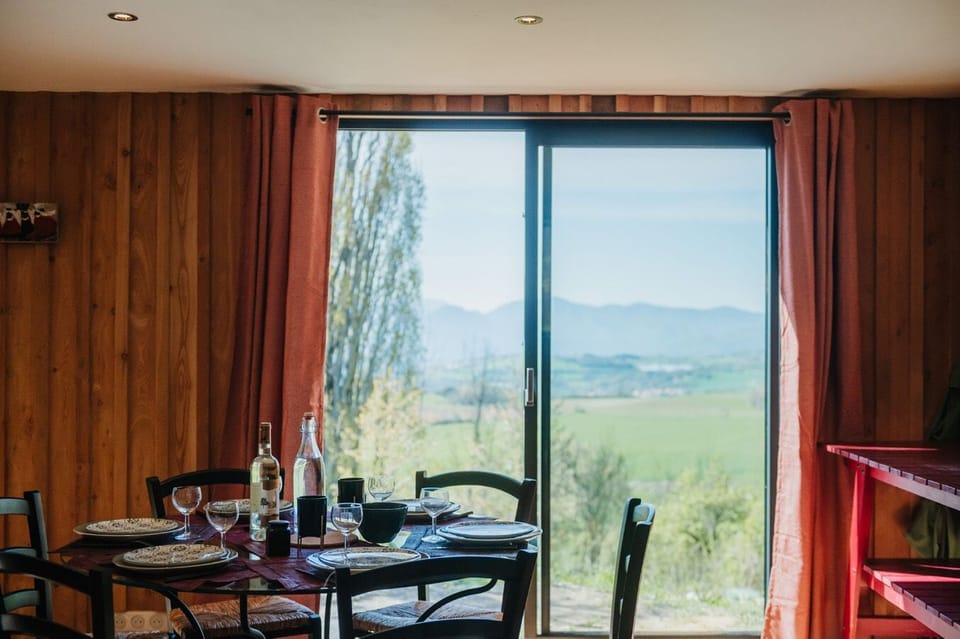 Deluxe Cottage, Ensuite, Mountain View | Restaurant