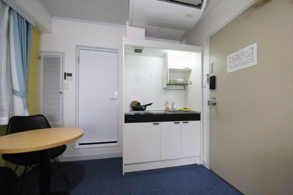Double Room, Non Smoking, Kitchenette | Private kitchenette | Mini-fridge, electric kettle