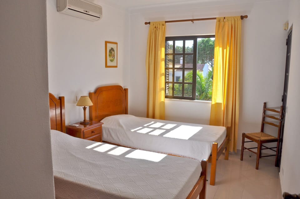 Villa in Vilamoura With Private Pool Villa in Quarteira