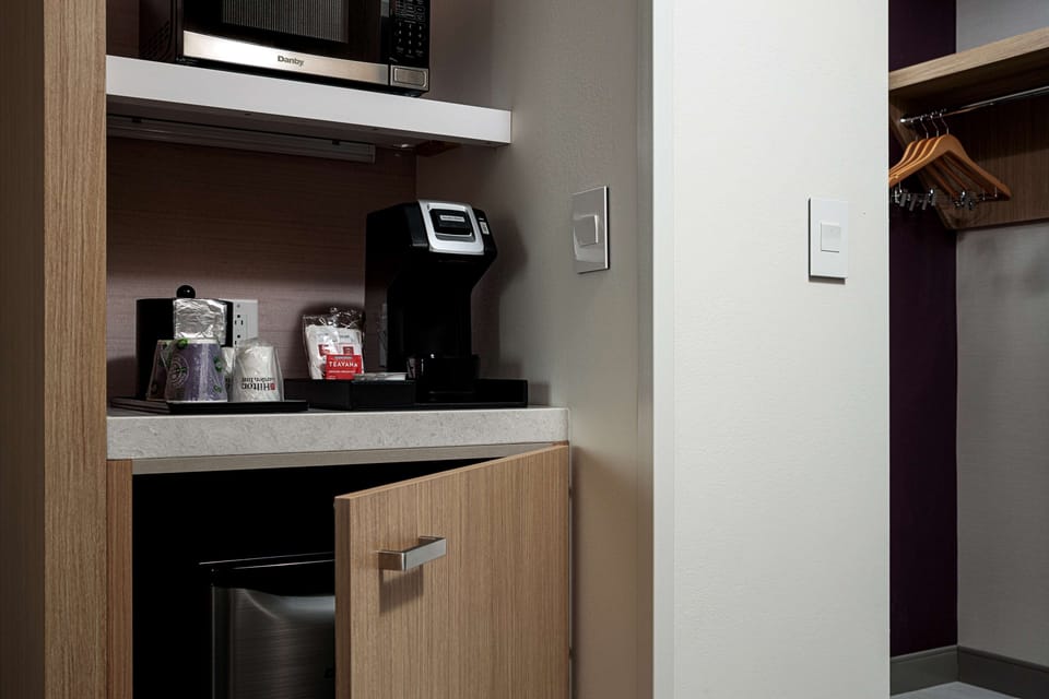 Premium bedding, in-room safe, desk, laptop workspace