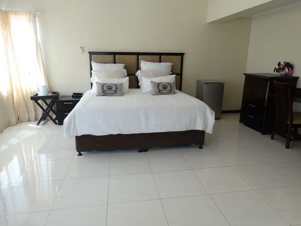 Executive King Suite | Coffee and/or coffee maker