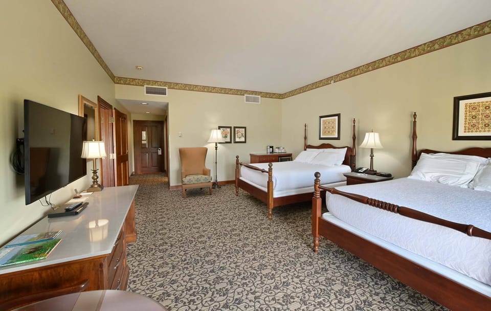 Classic Double Room | Premium bedding, in-room safe, desk, iron/ironing board