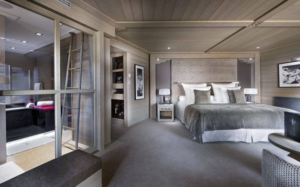 Deluxe Room | Individually decorated, individually furnished, free WiFi, bed sheets