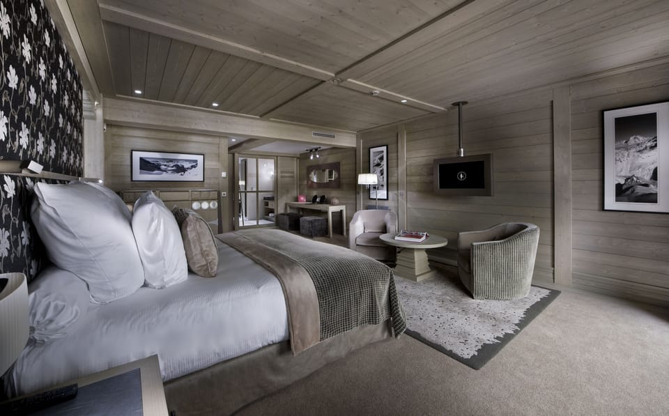 Room (Prestige) | Individually decorated, individually furnished, free WiFi, bed sheets