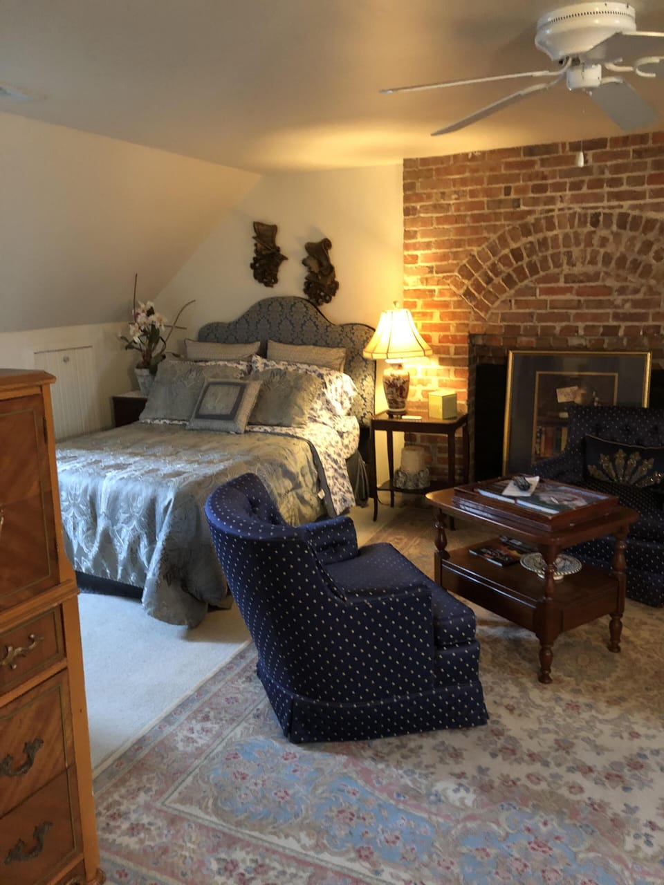 Standard Quadruple Room, Ensuite (Madison) | Individually decorated, individually furnished, iron/ironing board