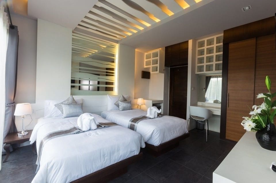 Minibar, free WiFi