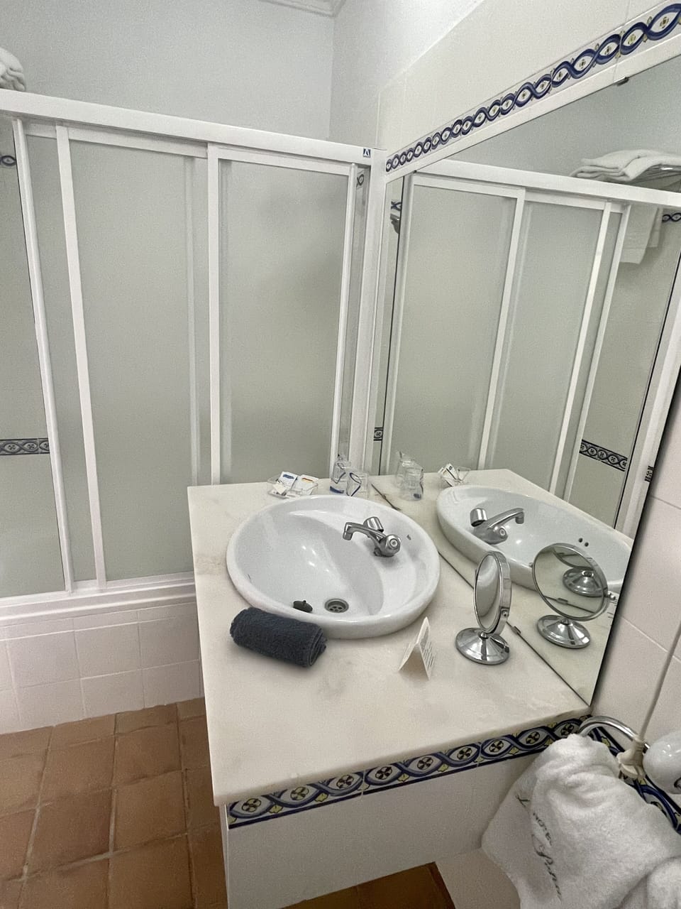 Double or Twin Room, Garden View | Bathroom | Shower, towels