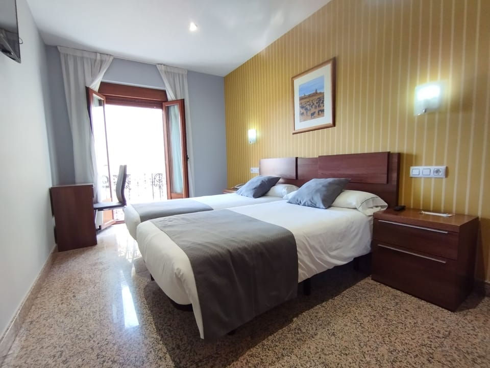 Panoramic Twin Room | Blackout drapes, iron/ironing board, free WiFi, bed sheets