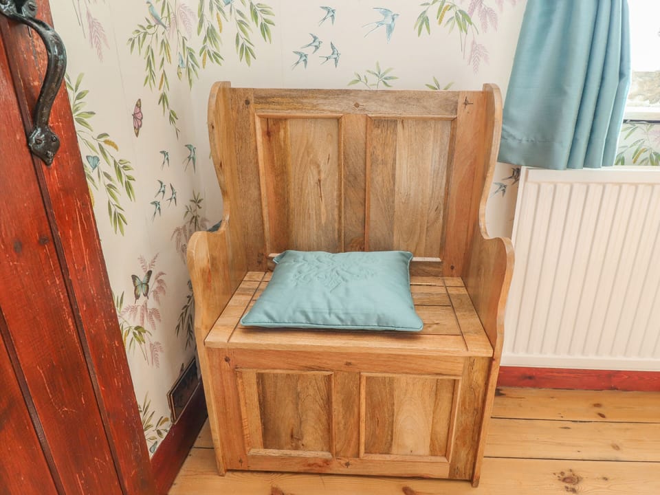 Cottage | 2 bedrooms, individually decorated, individually furnished, free WiFi
