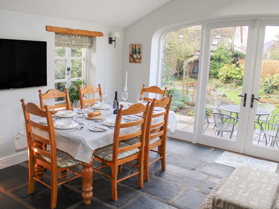Cottage | Interior