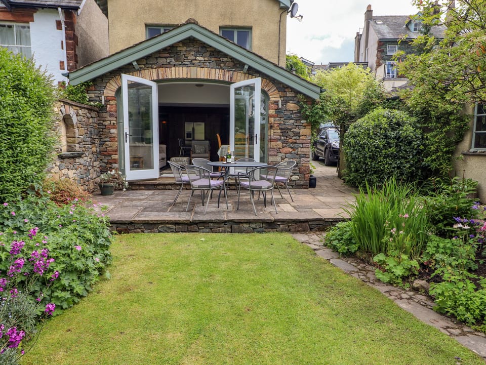 Cottage | Interior