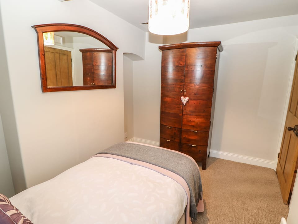 Cottage | 2 bedrooms, individually decorated, individually furnished, free WiFi