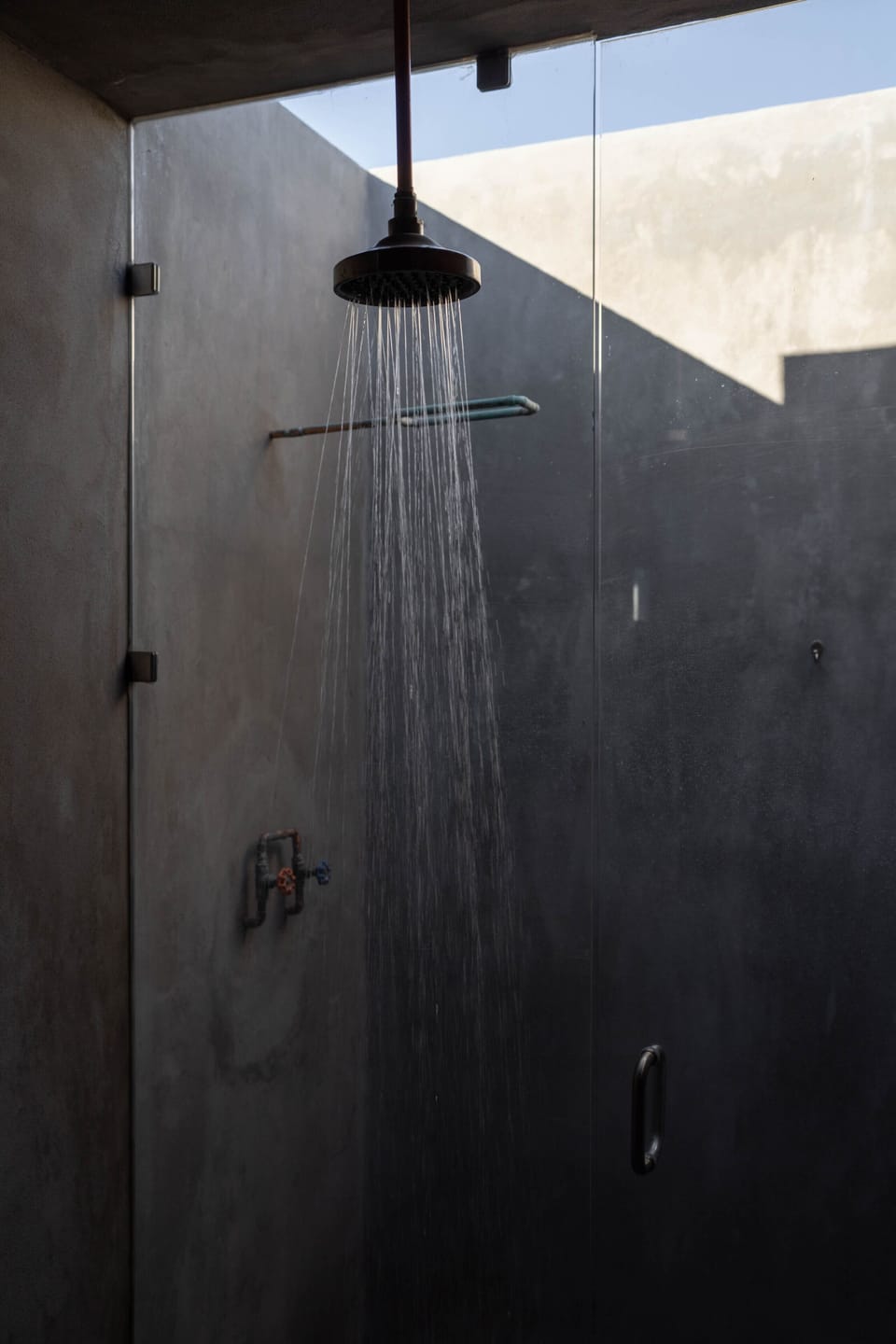 Deluxe Double Room | Bathroom | Shower, bathrobes, towels, soap