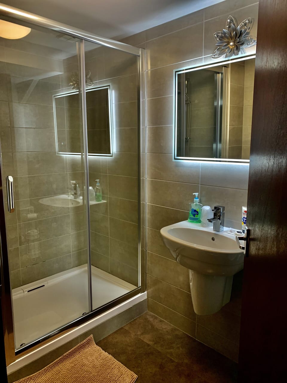 Standard Double Room, Ensuite | Bathroom