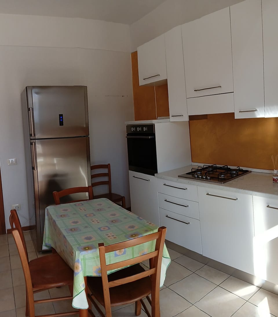 Classic Condo, City View | Private kitchen | Fridge, oven, stovetop, espresso maker