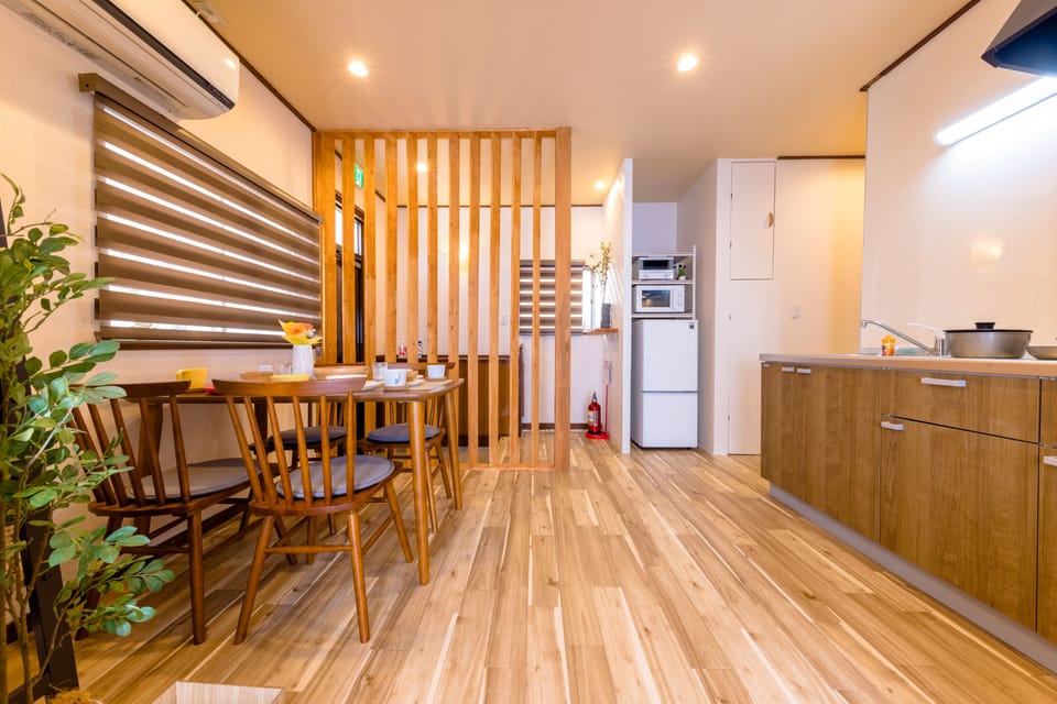 House, Non Smoking | In-room dining
