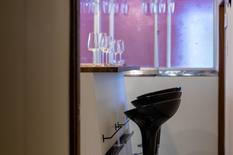 House, Non Smoking | In-room dining