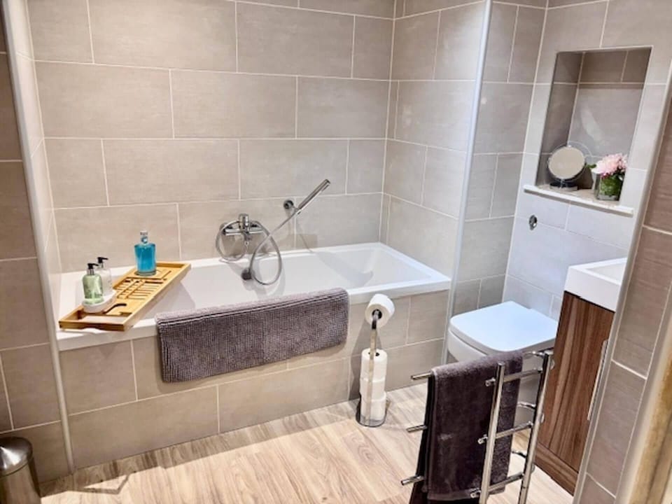 Stunning Spacious Apartment on River Ness Apartment in Inverness