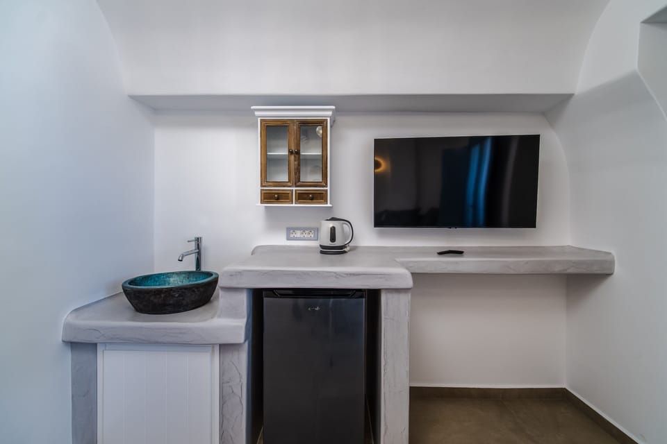 Elite Suite, Sea View | Premium bedding, soundproofing, iron/ironing board, free WiFi