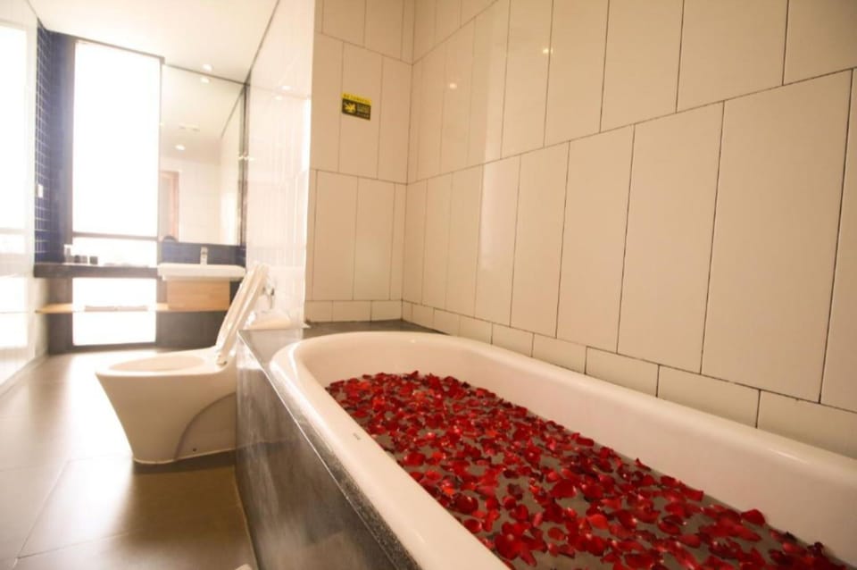 Free toiletries, slippers