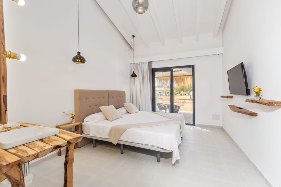 Standard Double Room, Terrace | Premium bedding, memory foam beds, minibar, desk