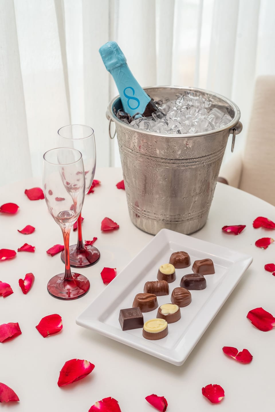 Premium Frente Mar | Minibar, in-room safe, individually decorated, desk