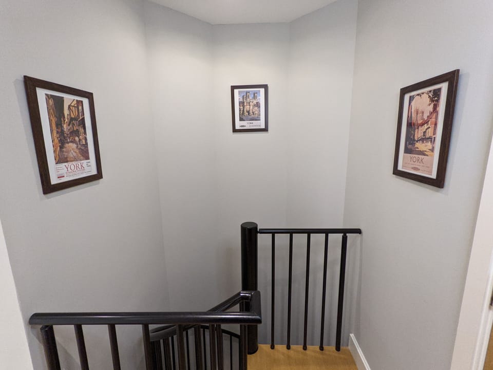 Heart of the City - Free Parking Apartment in York