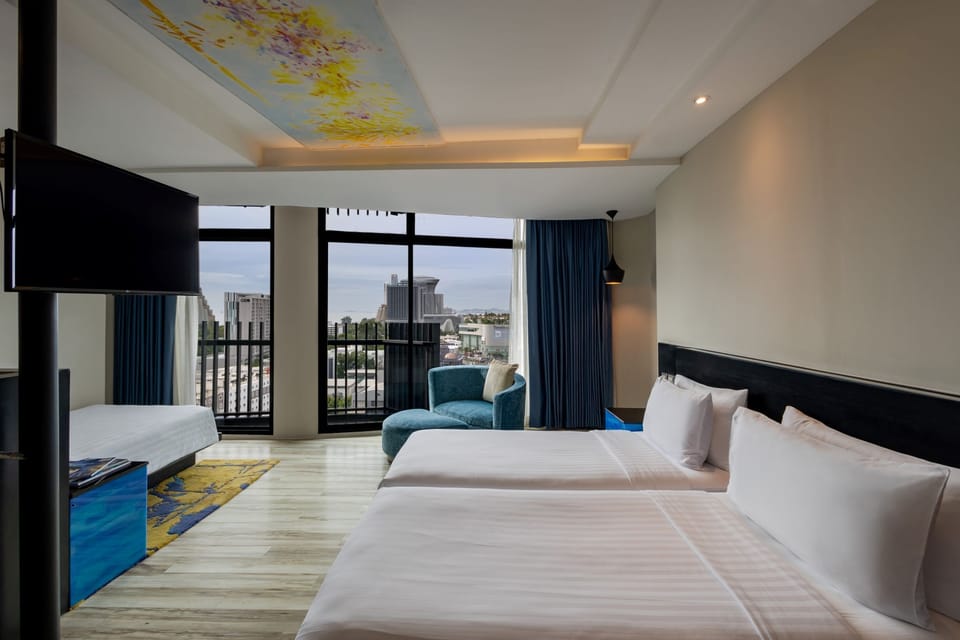 Deluxe Triples 3 Singles | 1 bedroom, minibar, in-room safe, desk