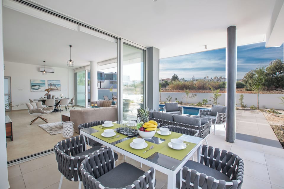 Villa, 3 Bedrooms, Smoking, Private Pool | Outdoor dining