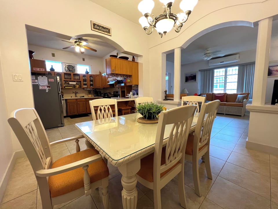 House, 4 Bedrooms, Terrace, Ocean View | Dining room