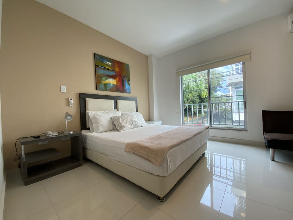 Business Double or Twin Room | In-room safe, blackout drapes, iron/ironing board, free WiFi