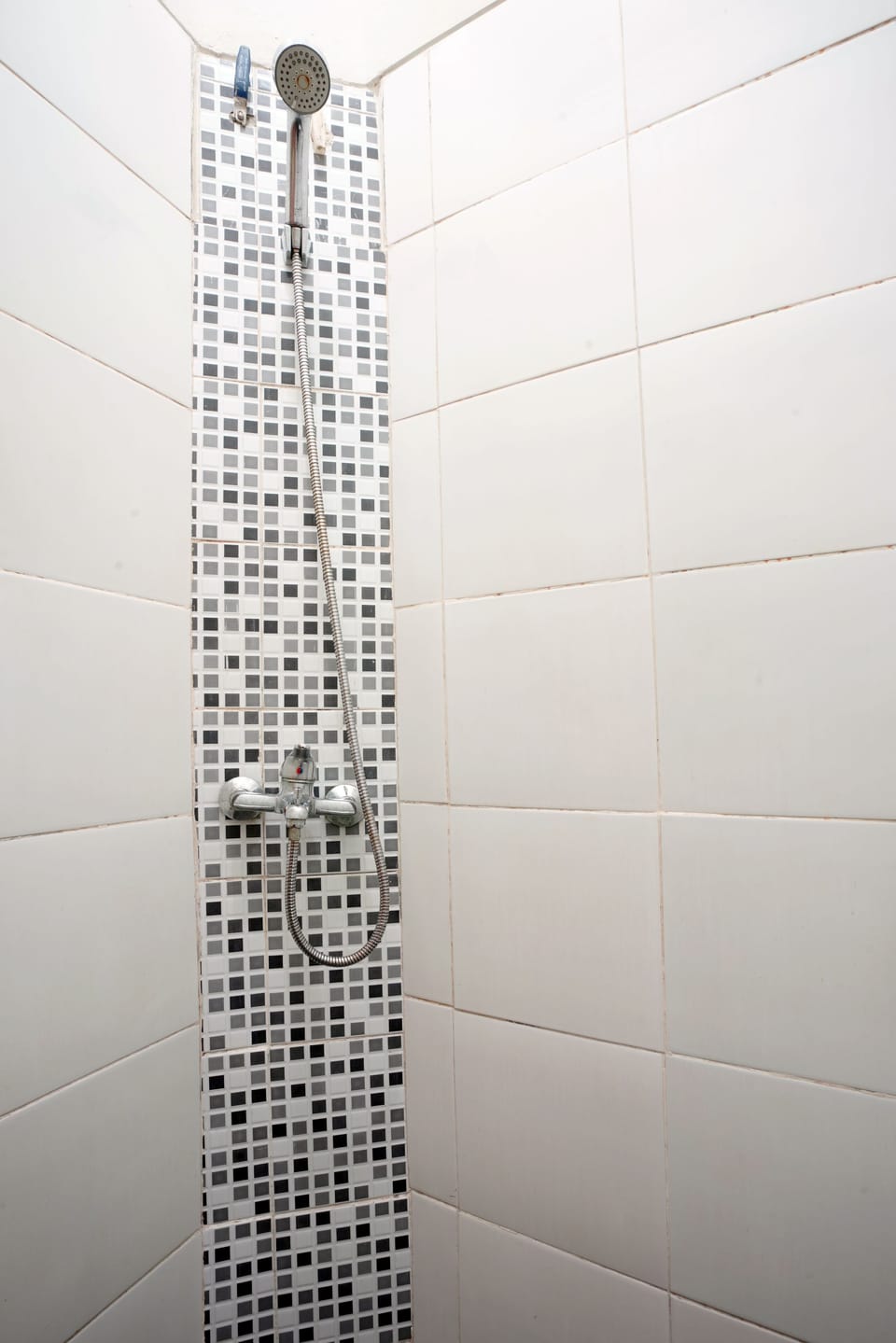 Deluxe Room | Bathroom | Shower, towels, soap, shampoo