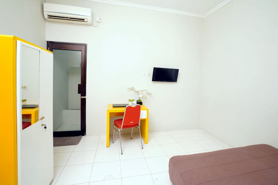 Deluxe Room | Desk, soundproofing, WiFi (free), bed sheets