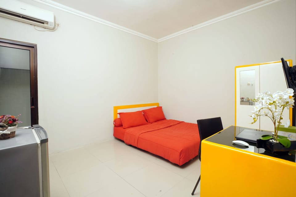 Deluxe Room | Desk, WiFi (free), bed sheets