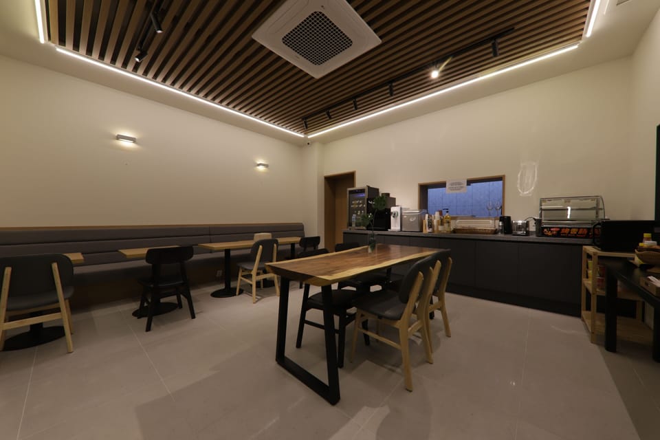 Free daily self-serve breakfast